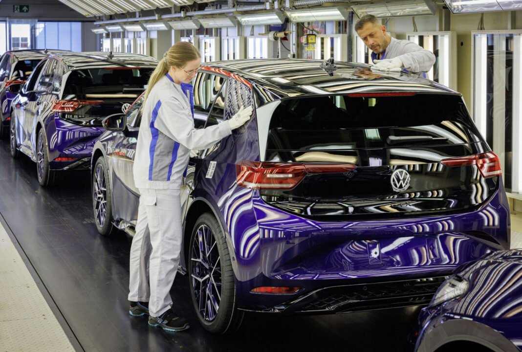 ID.3 GTX FIRE+ICE: Volkswagen starts series production in Zwickau and Dresden