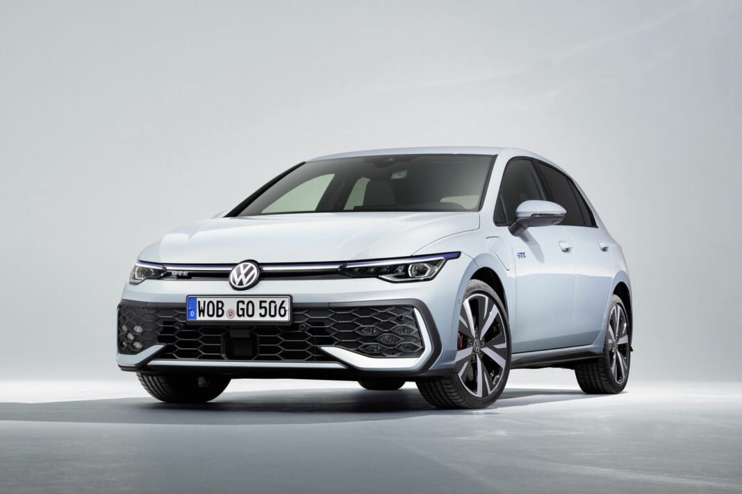 Dynamic and with a long range: Golf GTE and Golf eHybrid now available to order
