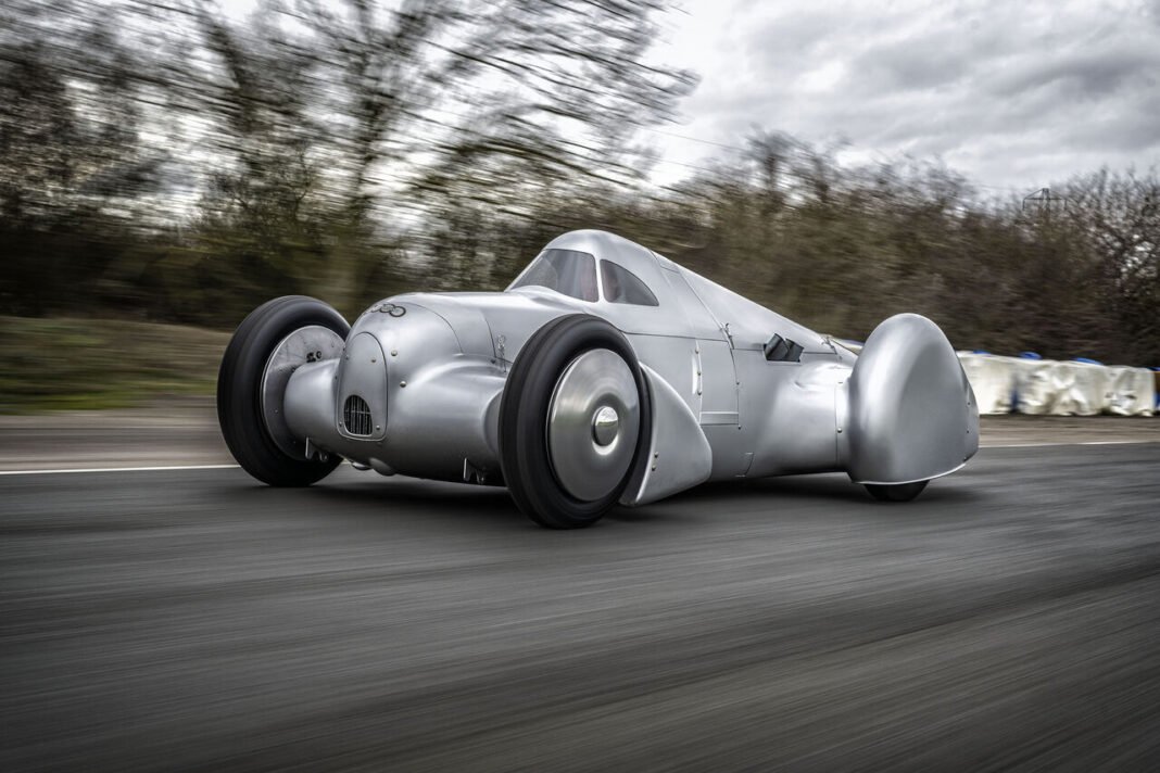 Audi Tradition unveils record-breaking car in Italy: Auto Union Lucca joins the Silver Arrow family