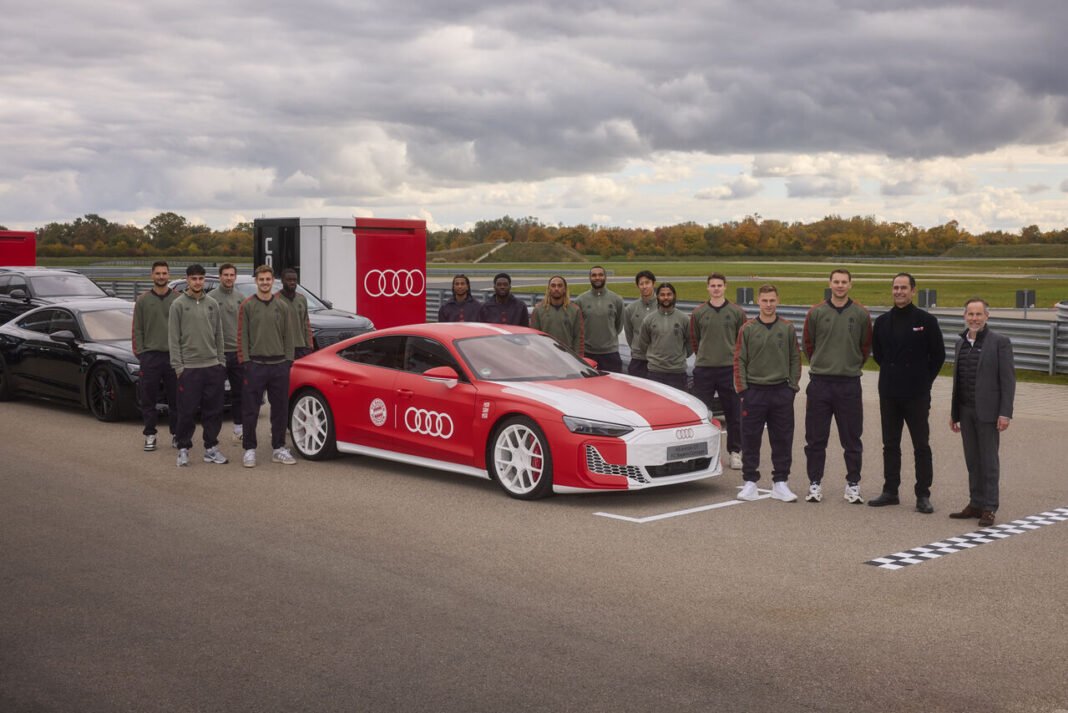 Audi hands over new company cars to FC Bayern Munich